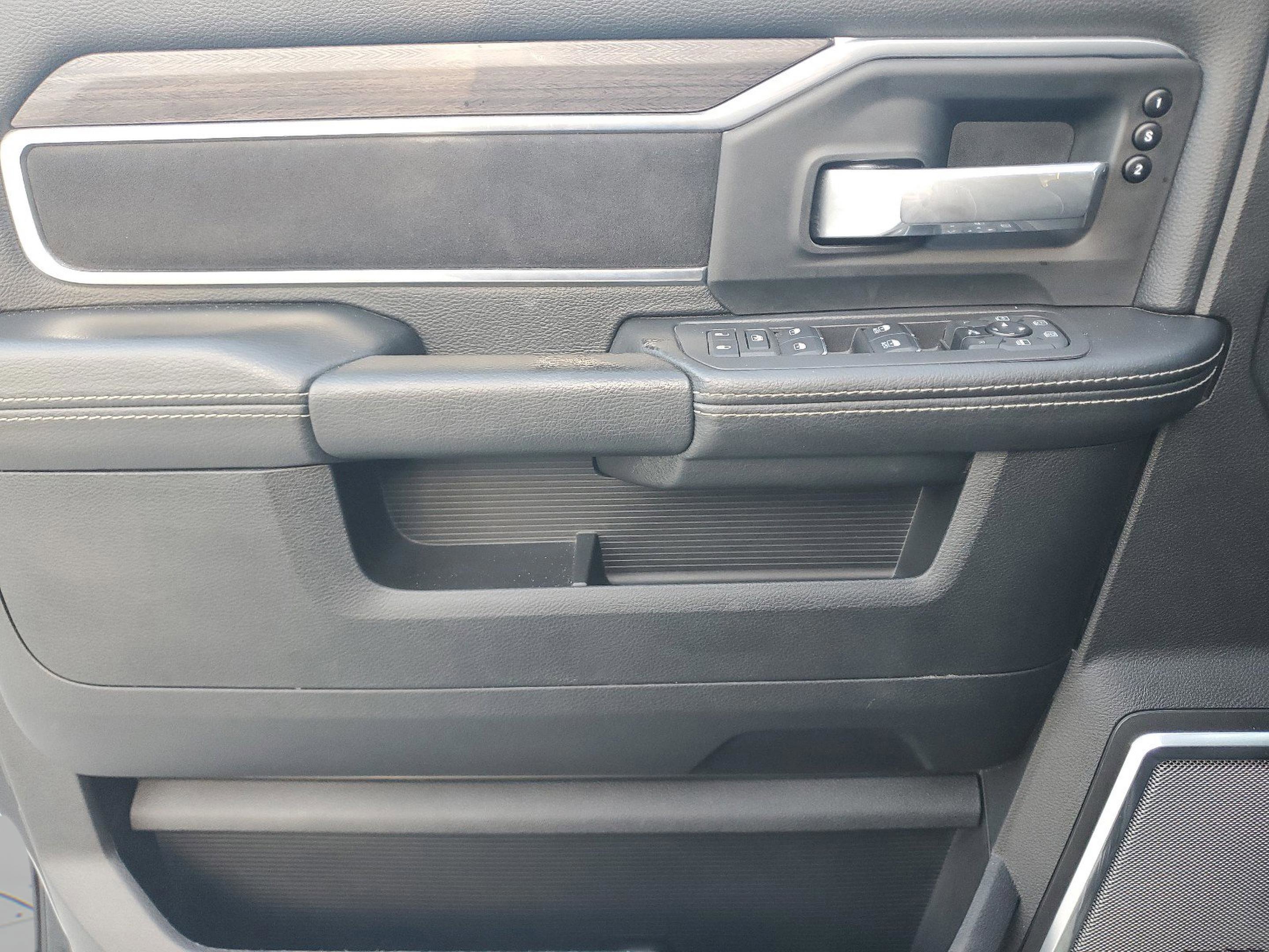 Used 2025 RAM 2500 Laramie image 28