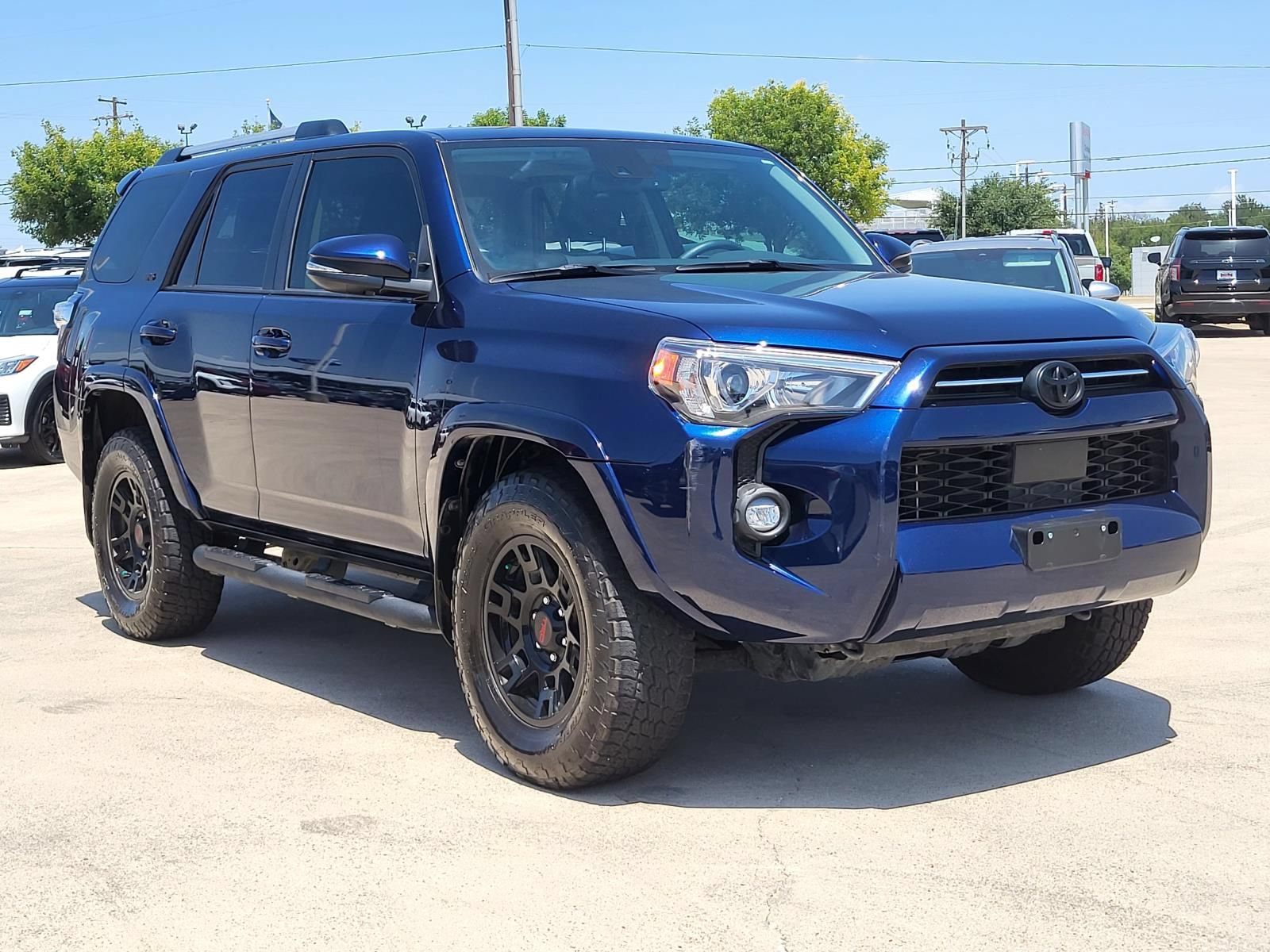 Used 2024 Toyota 4Runner SR5 Premium w/ Moonroof Package RWD video 3