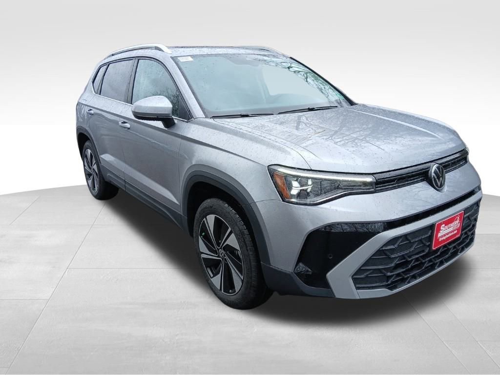 New 2025 Volkswagen Taos SE image 7