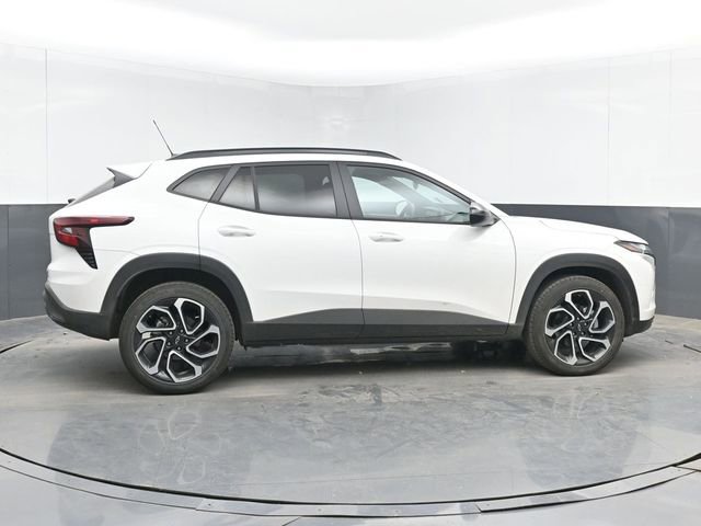 Used 2025 Chevrolet Trax RS w/ Sunroof Package FWD image 15