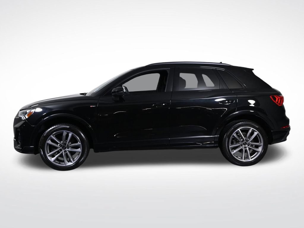 Certified 2025 Audi Q3 2.0T Premium w/ Convenience Package AWD/4WD image 2