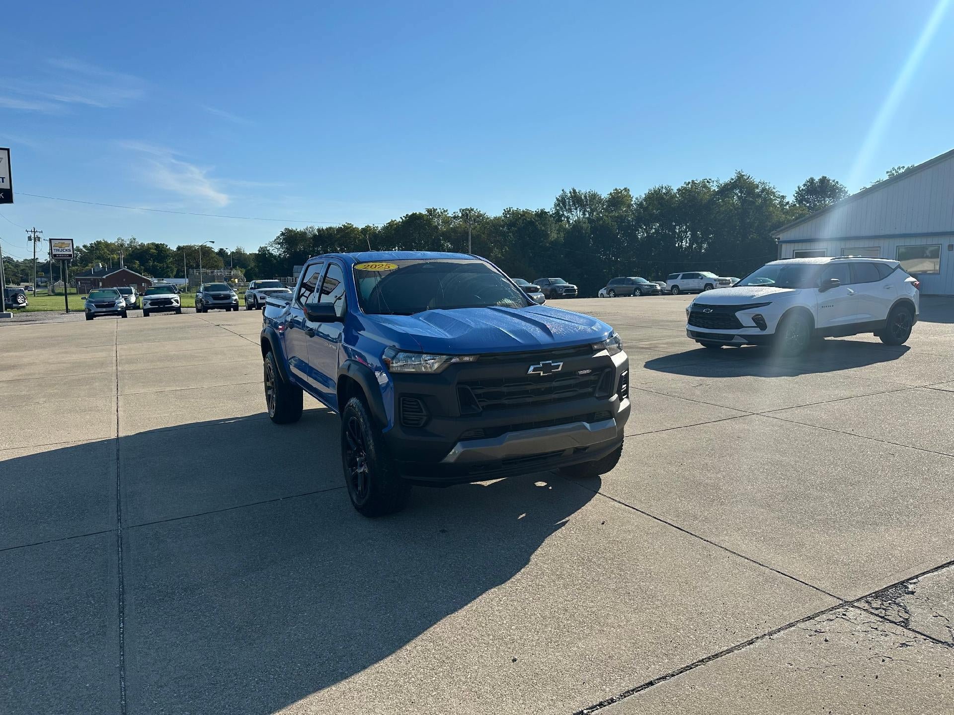 Used 2025 Chevrolet Colorado Trail Boss AWD/4WD image 1