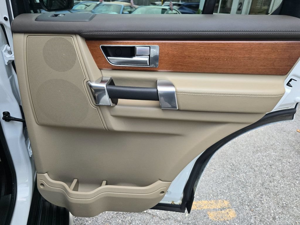 Used 2016 Land Rover LR4 HSE LUX AWD/4WD image 18