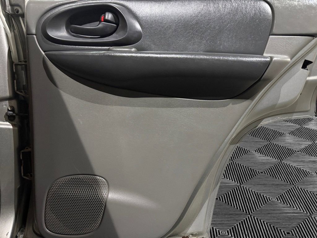 Used 2003 Chevrolet TrailBlazer LTZ image 15