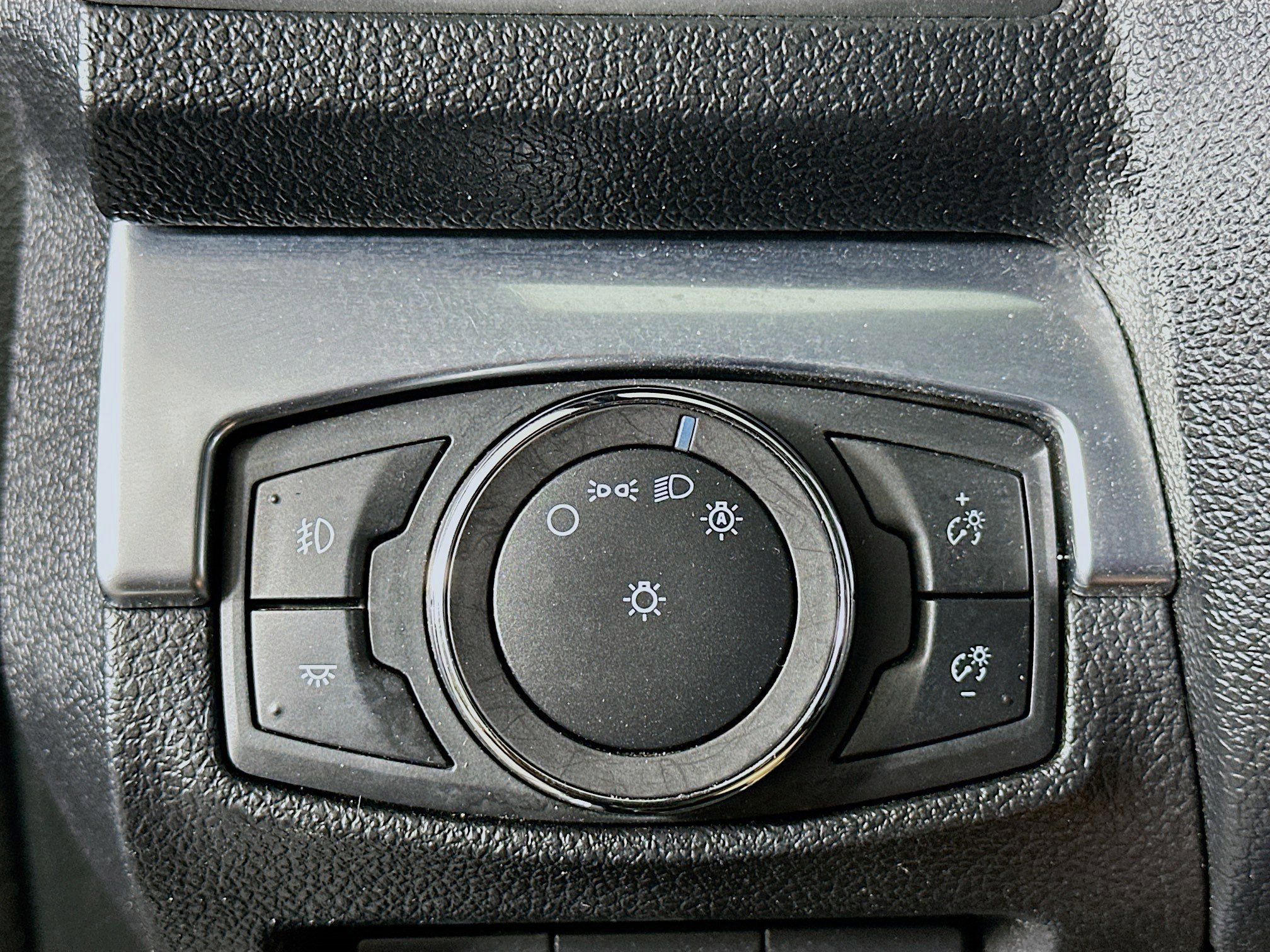 Used 2018 Ford Explorer Sport w/ Equipment Group 401A AWD/4WD image 17