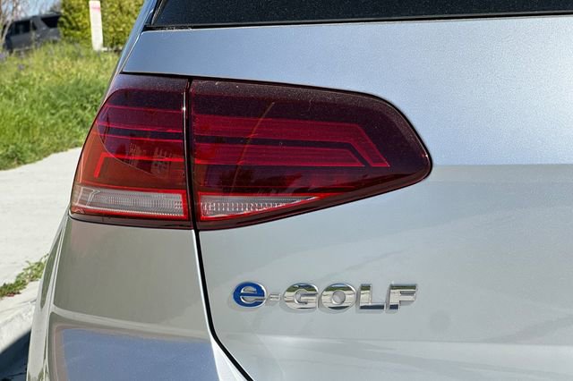 Used 2019 Volkswagen e-Golf SE image 33