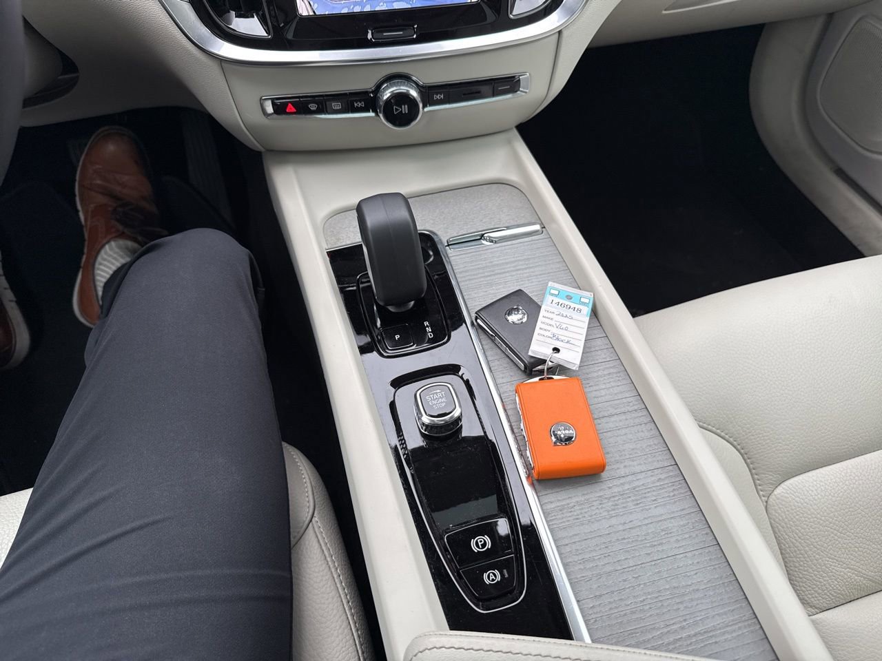 Certified 2025 Volvo V60 B5 Cross Country Plus image 26