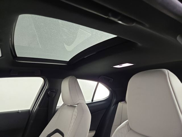 Used 2022 Lexus UX 250h w/ Premium Package image 34