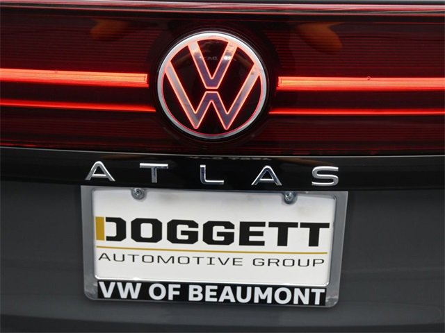 New 2025 Volkswagen Atlas Peak Edition SE image 25