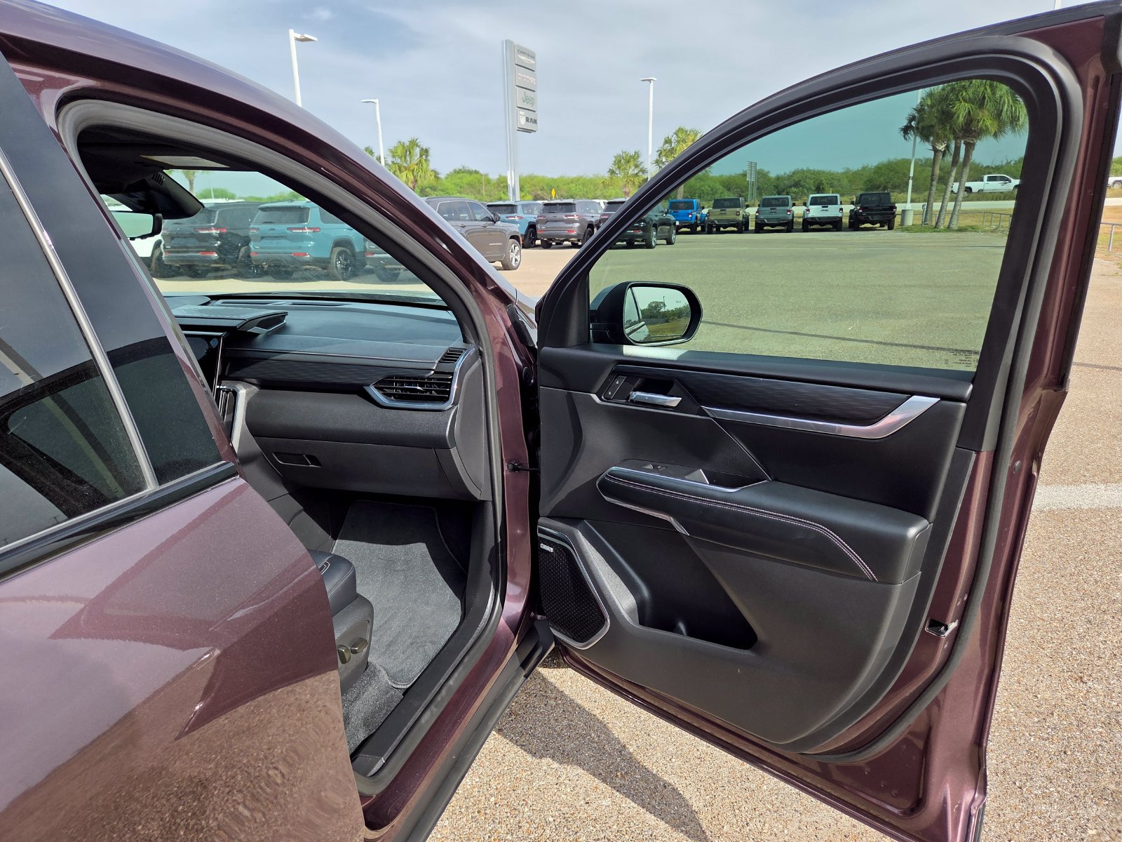 Used 2026 GMC Acadia Elevation w/ Black Edition FWD image 18