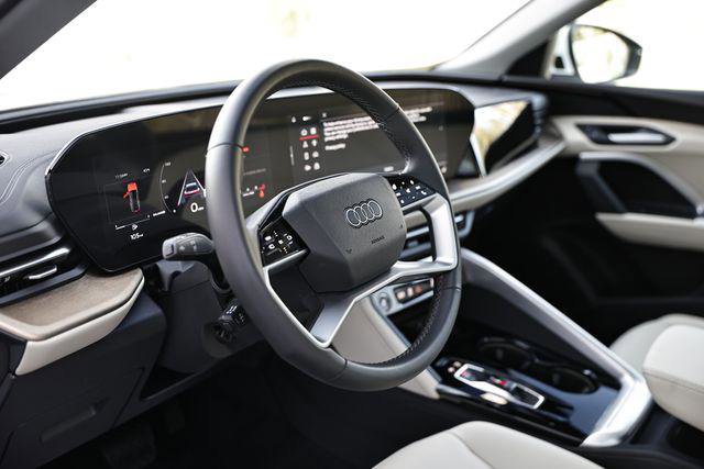 Certified 2025 Audi Q5 Premium image 18