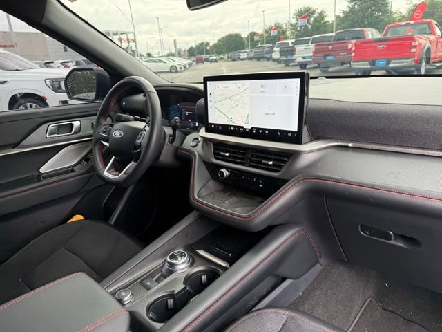 Used 2025 Ford Explorer ST RWD image 17