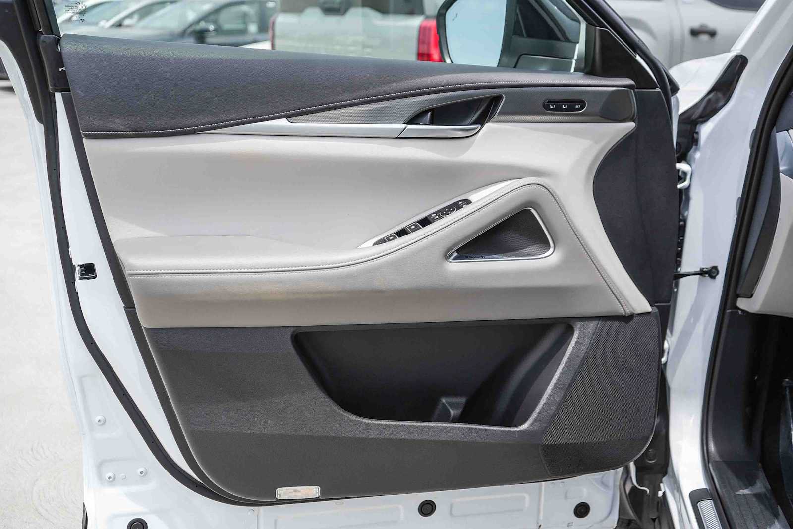 Used 2026 INFINITI QX60 Luxe w/ Cargo Package FWD image 24