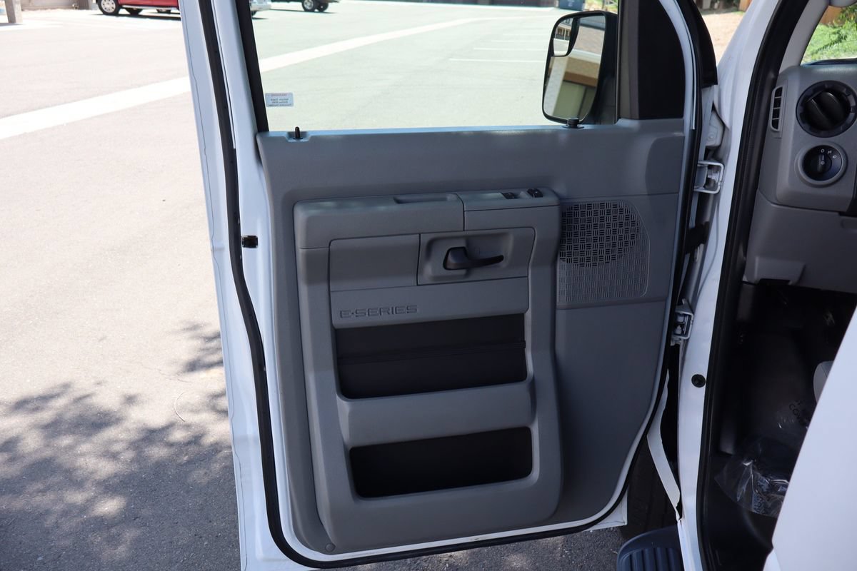 Used 2012 Ford E-350 and Econoline 350 XLT RWD image 23