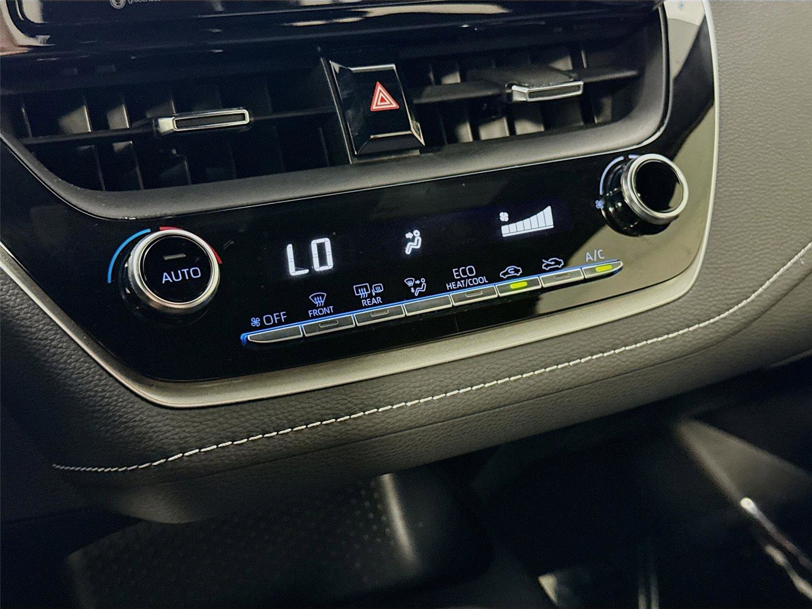 Used 2022 Toyota Corolla SE FWD image 13