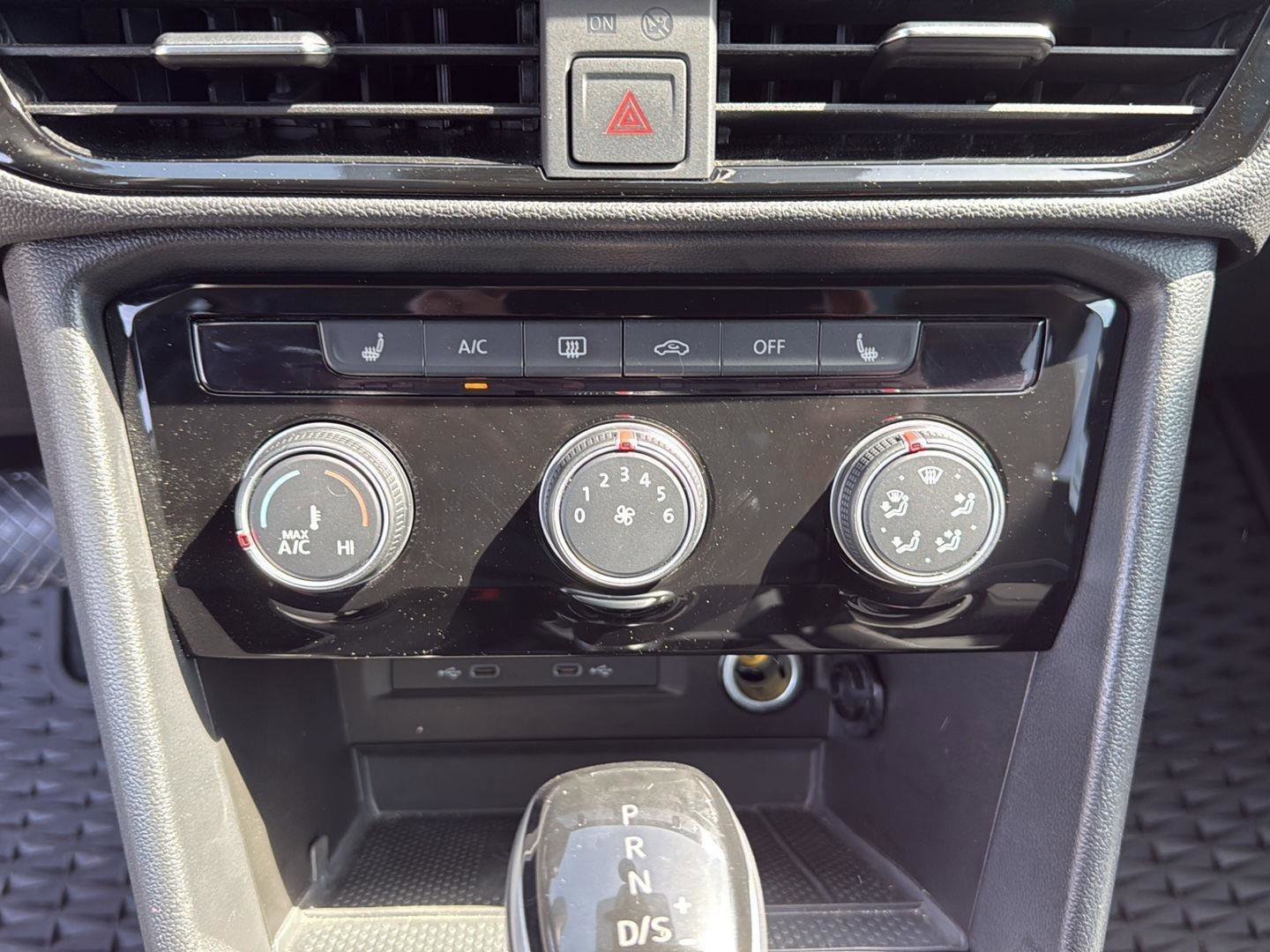 Used 2023 Volkswagen Taos SE image 17