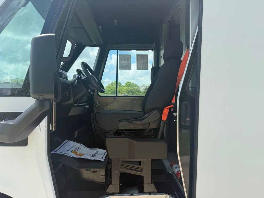 Used 2024 Chevrolet Brightdrop 600 w/ Commercial Equipment Package AWD/4WD image 13