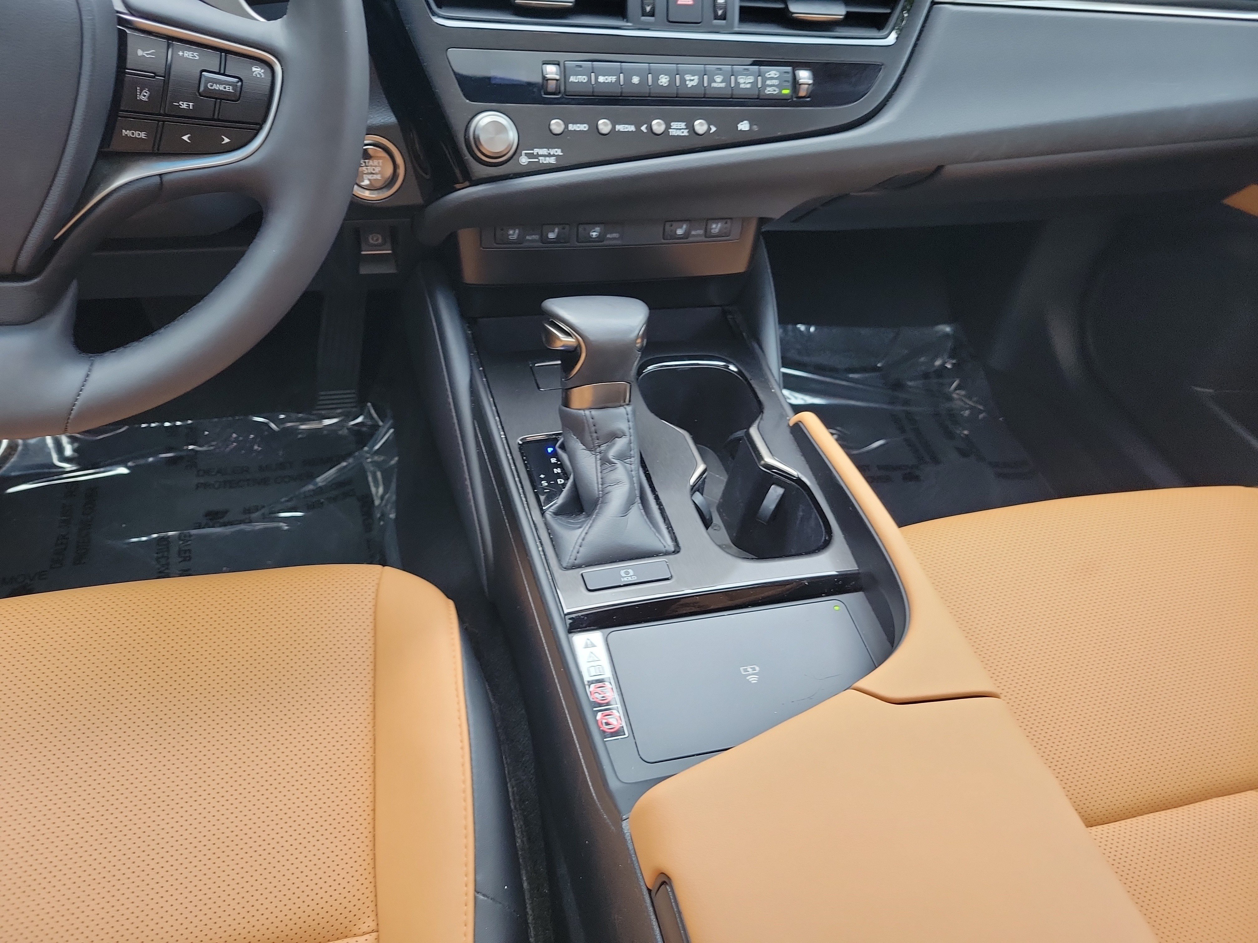 Used 2024 Lexus ES 350 w/ Premium Package FWD image 17