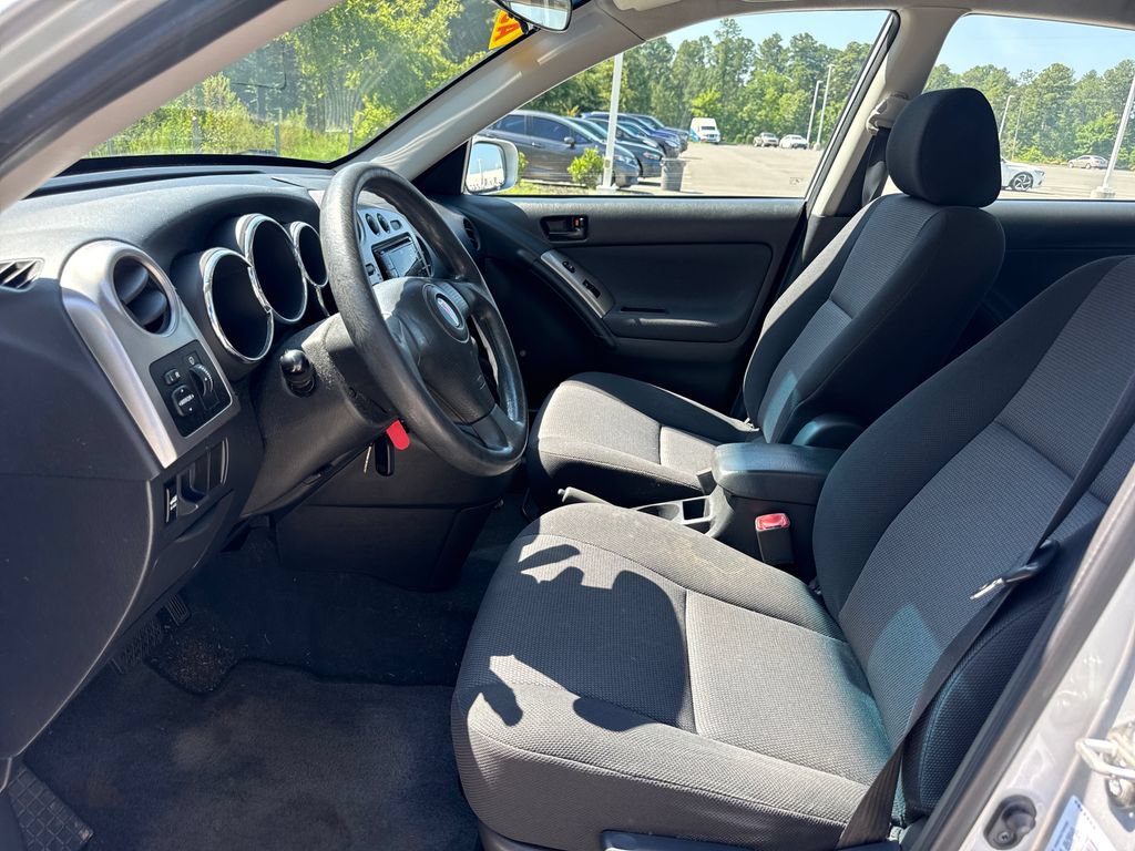 Used 2007 Pontiac Vibe w/ Preferred Package FWD image 12