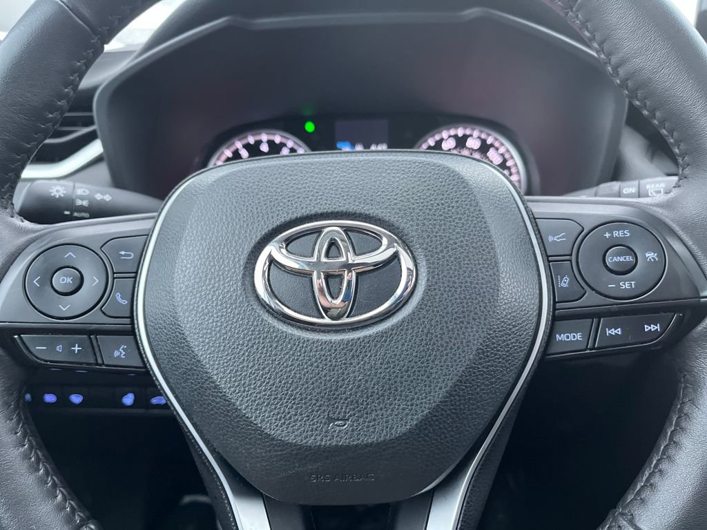 Used 2022 Toyota RAV4 XLE image 36