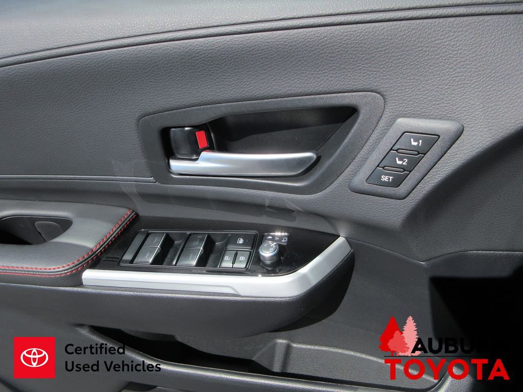 Certified 2025 Toyota Sienna XSE w/ XSE Premium Package image 38