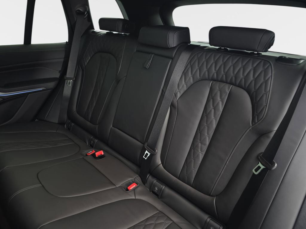 New 2026 BMW X5 xDrive50e w/ M Sport Package image 14