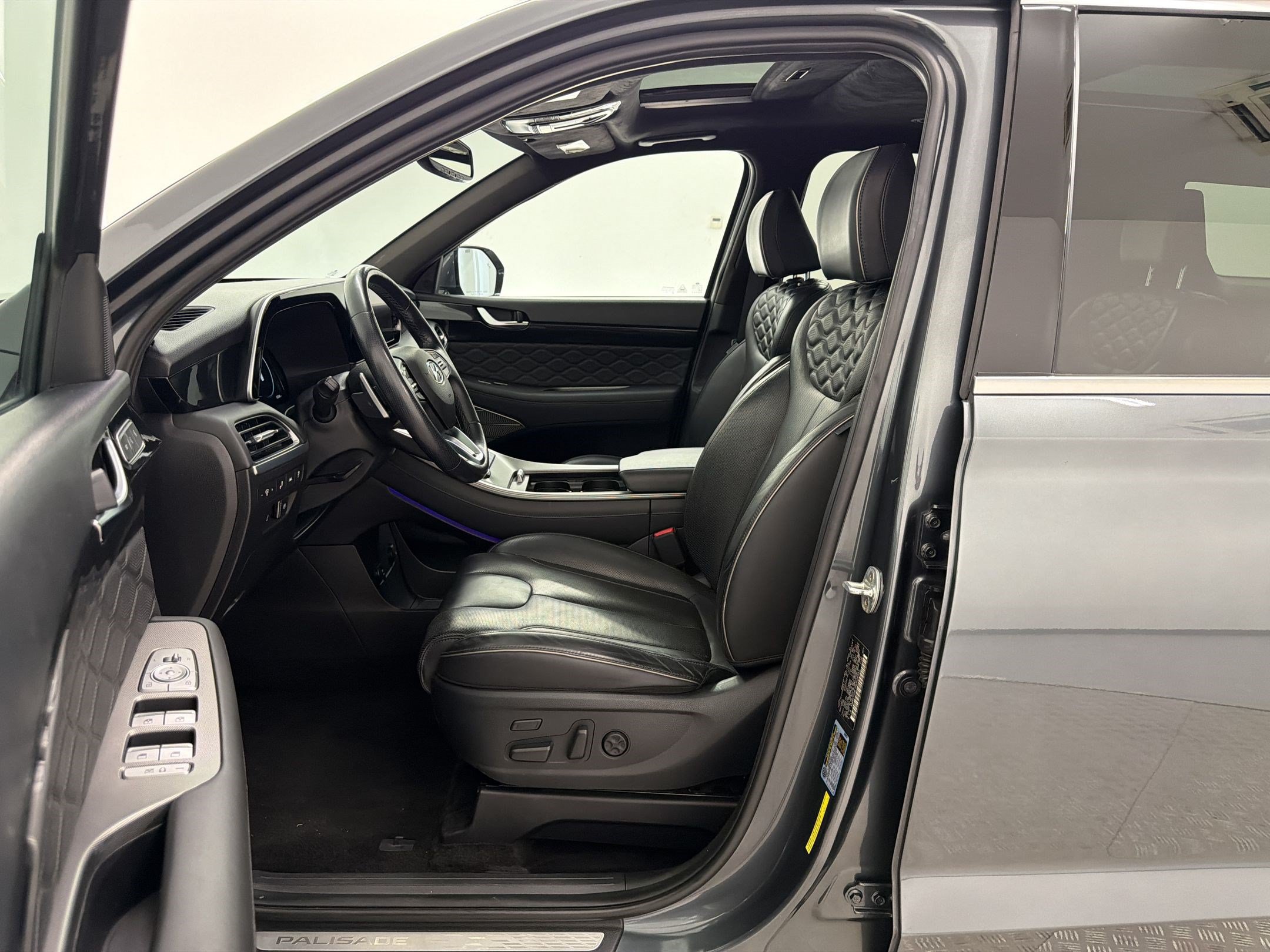 Used 2022 Hyundai Palisade Calligraphy w/ Cargo Package FWD image 5