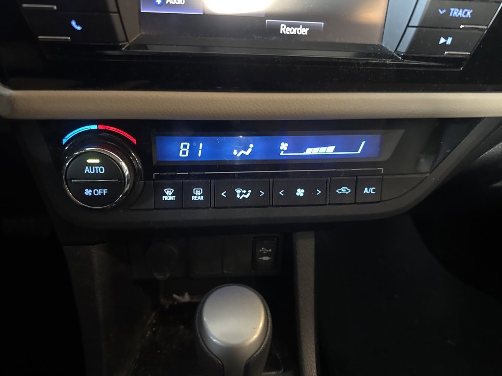 Used 2014 Toyota Corolla LE image 19