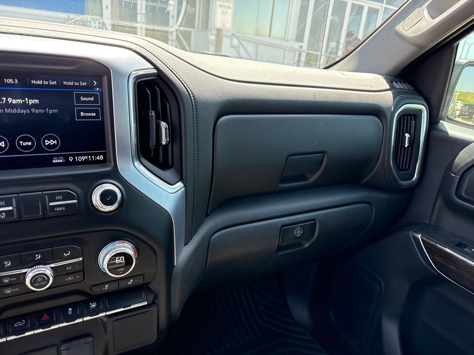 Used 2020 GMC Sierra 1500 SLE w/ SLE Value Package RWD image 28