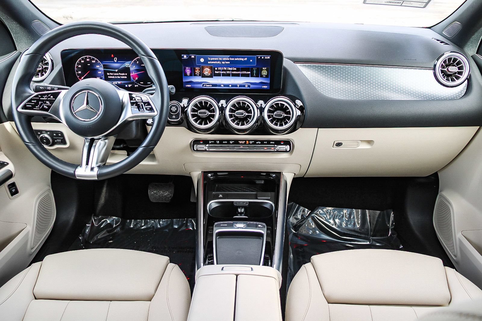Used 2025 Mercedes-Benz GLA 250 image 11