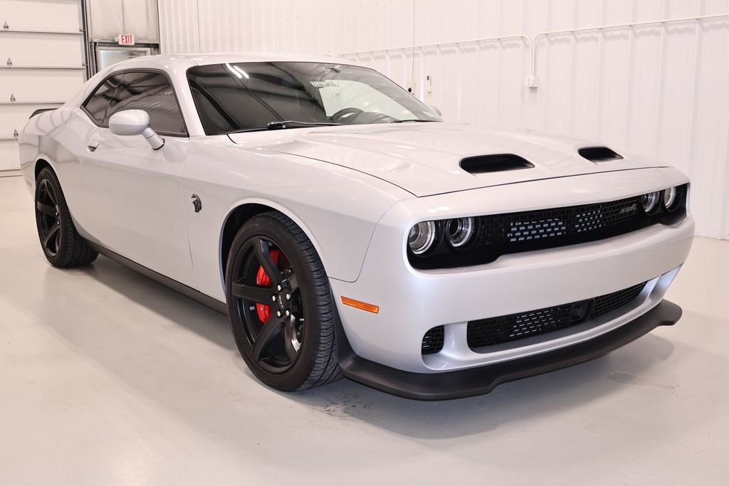 Used 2022 Dodge Challenger SRT Hellcat w/ Plus Package RWD image 4