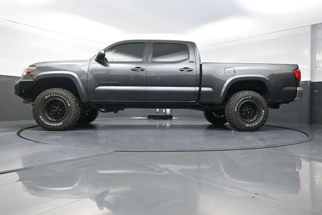 Used 2019 Toyota Tacoma SR5 AWD/4WD image 36