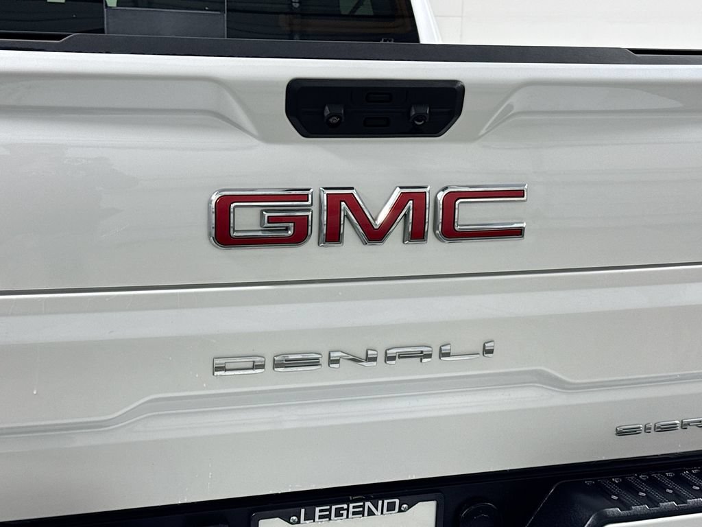 Used 2023 GMC Sierra 1500 Denali w/ Technology Package AWD/4WD image 11