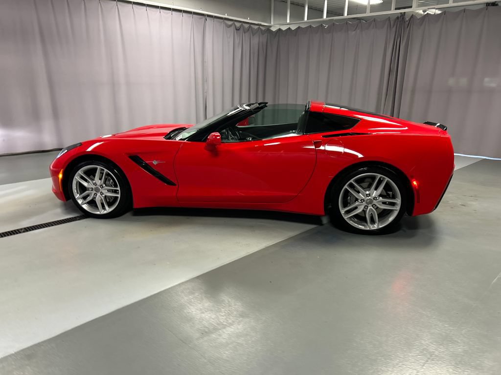 Used 2018 Chevrolet Corvette Stingray Coupe w/ 1LT RWD image 4