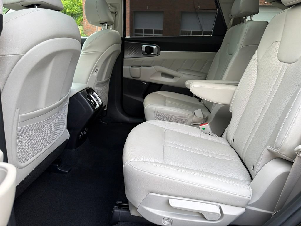 Certified 2023 Kia Sorento SX Prestige w/ Panoramic Sunroof Package AWD/4WD image 29