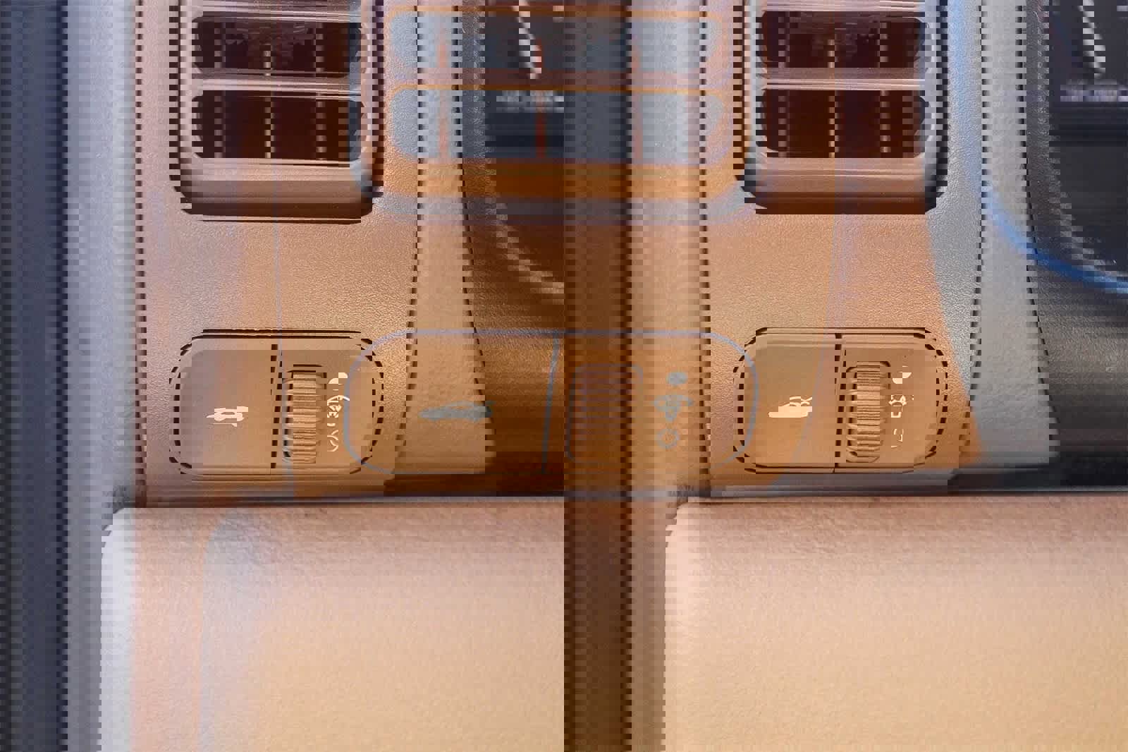 Used 2001 Saturn L-Series L200 image 28