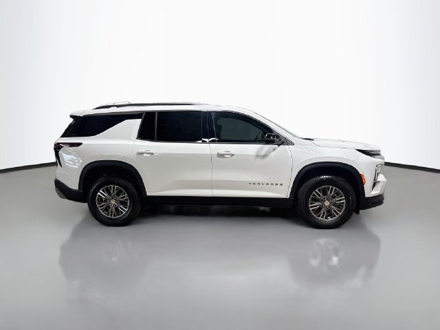New 2027 Chevrolet Traverse LT w/ LPO, Floor Liner Package AWD/4WD image 6
