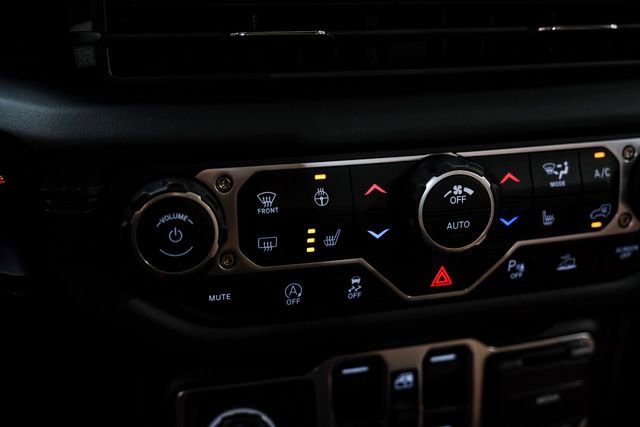 Used 2025 Jeep Gladiator Rubicon w/ Safety Group AWD/4WD image 67