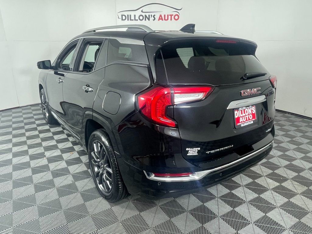 Used 2023 GMC Terrain Denali w/ Black Diamond Edition AWD/4WD image 4