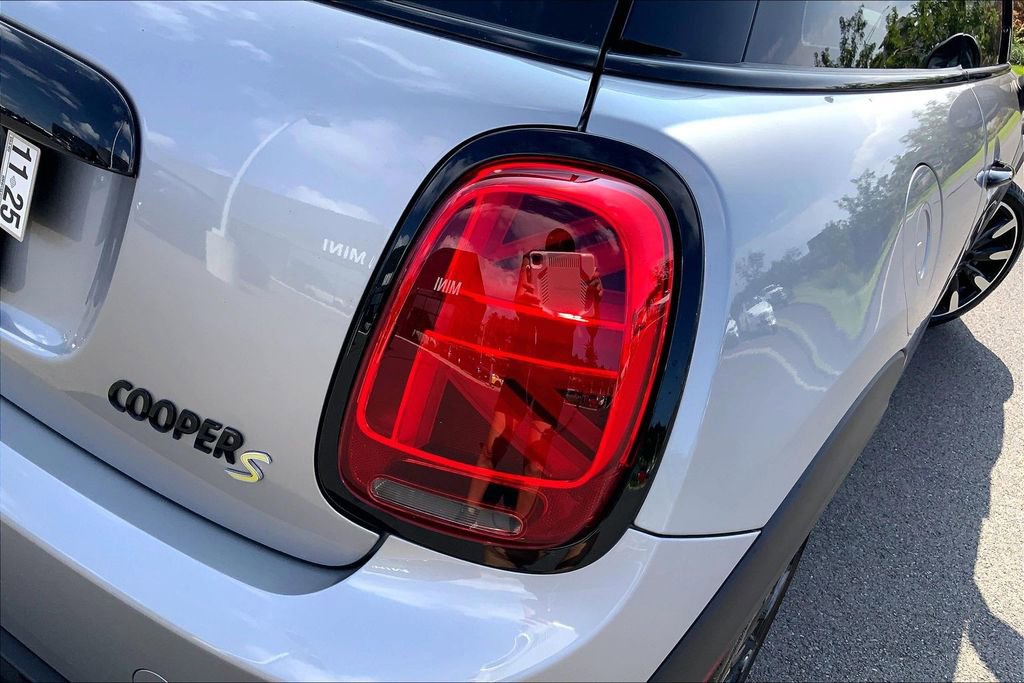 Certified 2024 MINI Cooper SE image 30