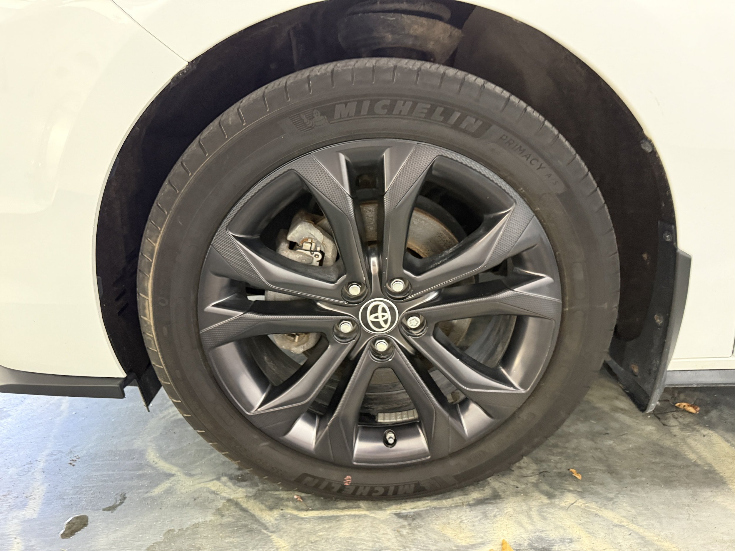 Used 2023 Toyota Sienna XLE FWD image 32