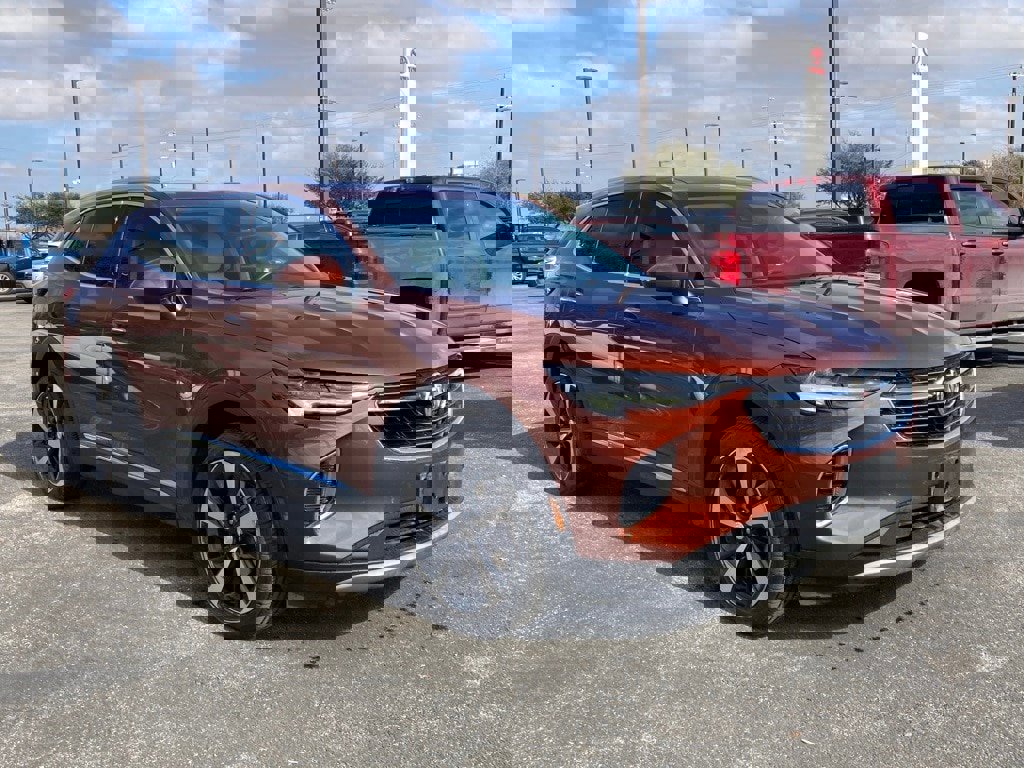 Used 2021 Buick Envision Essence image 3