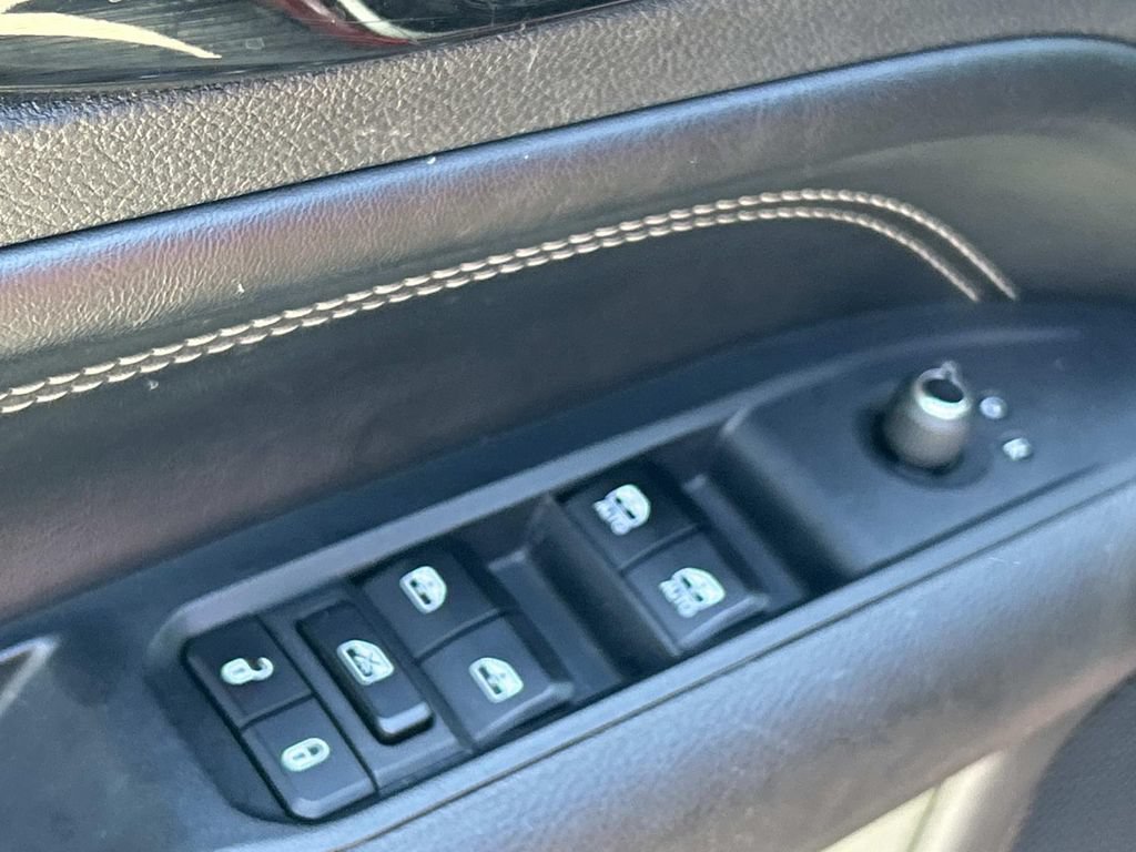 Used 2024 Jeep Compass Latitude w/ Altitude Special Edition AWD/4WD image 18