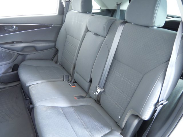Used 2020 Kia Sorento AWD V6 image 16