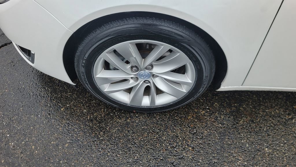 Used 2017 Buick Regal Premium w/ Driver Confidence Package #1 image 6