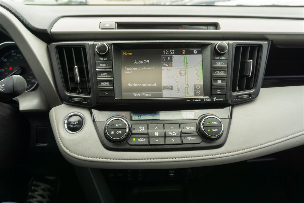 Used 2016 Toyota RAV4 Limited image 25