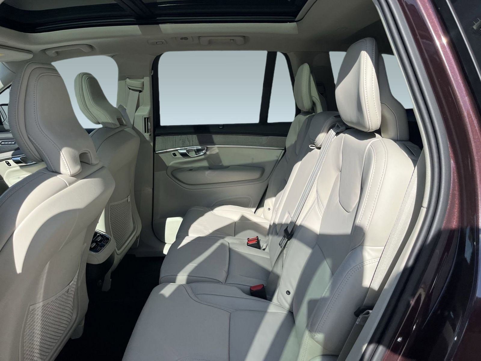 New 2026 Volvo XC90 B6 Ultra w/ Protection Package image 14