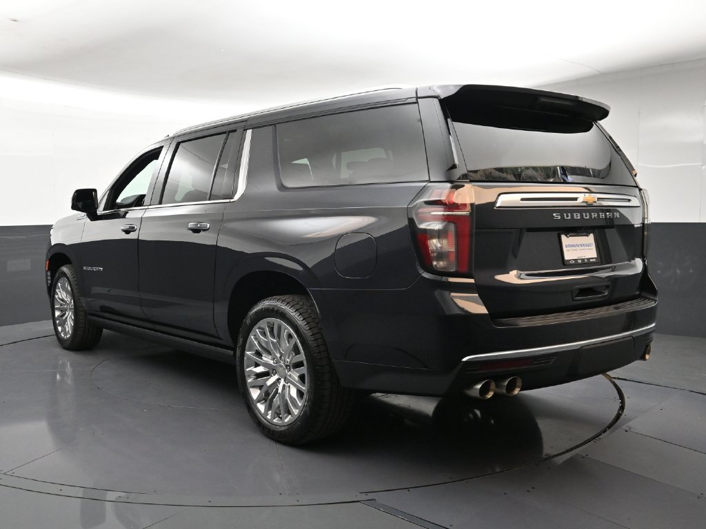 Certified 2023 Chevrolet Suburban High Country w/ Premium Package 2 AWD/4WD image 3