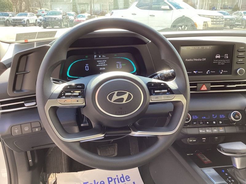 New 2026 Hyundai Elantra Hybrid FWD image 30