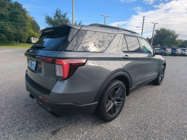 New 2027 Ford Explorer ST-Line w/ Premium Package RWD image 5
